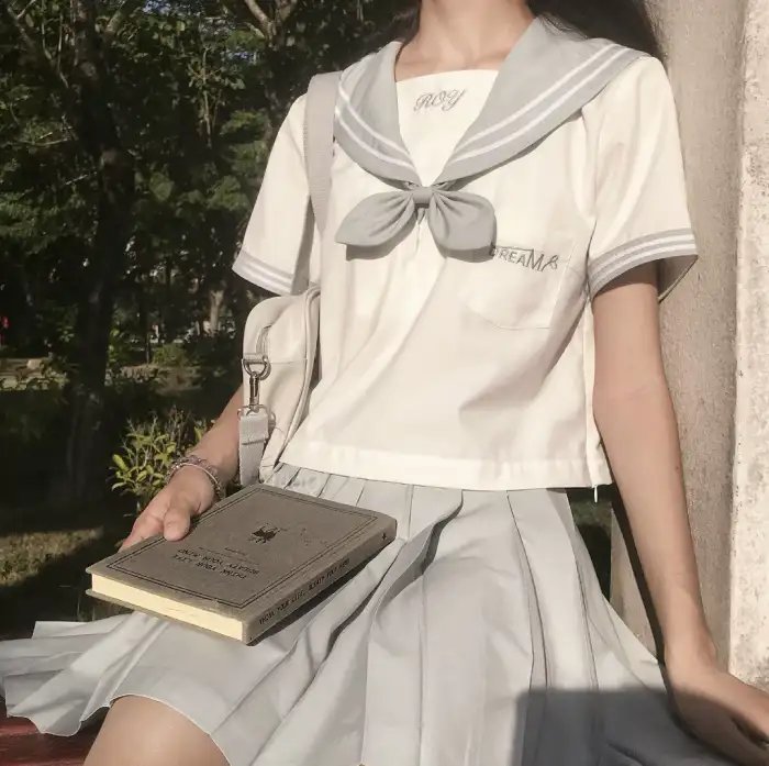 绣间藏春
